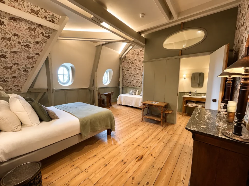 chambre-aux-lucarnes